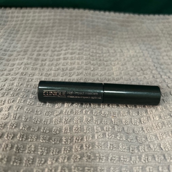 Clinique Lash Power Mascara and Lipstick Set - Black and Green - Picture 3 of 4
